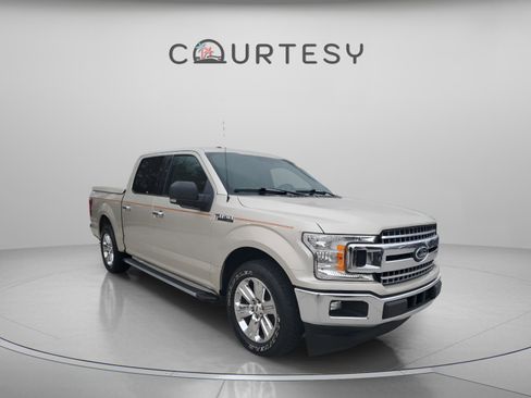 Used 2018 Ford F150 XLT w/ Equipment Group 302A Luxury image 5