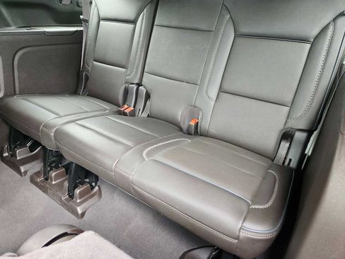 Used 2024 GMC Yukon XL Denali AWD/4WD image 11