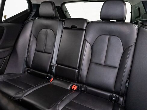 Used 2024 Volvo XC40 B5 Plus w/ Climate Package image 21