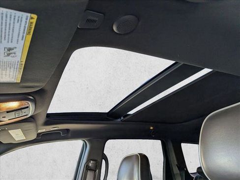 Used 2018 Jeep Grand Cherokee Overland w/ Interior Metal Package image 13