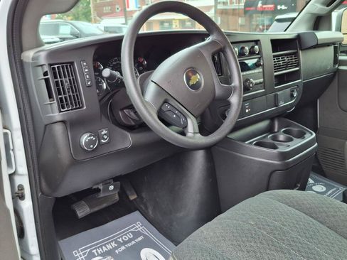 Used 2025 Chevrolet Express 2500 w/ Driver Convenience Package RWD image 7