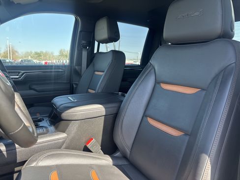 Used 2025 GMC Sierra 2500 AT4 image 6