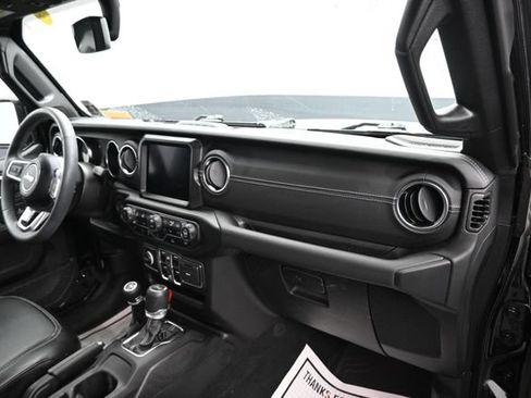 Used 2023 Jeep Wrangler Unlimited Sahara w/ Cold Weather Group AWD/4WD image 10
