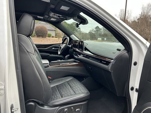 Used 2021 Cadillac Escalade Sport Platinum image 36