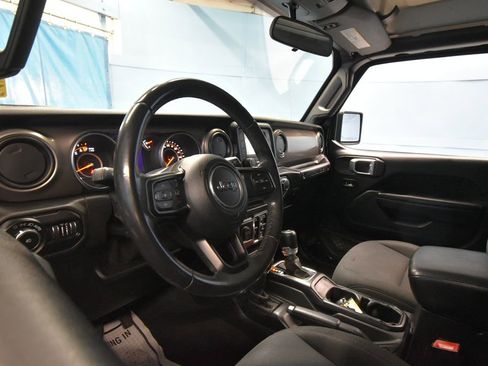 Used 2019 Jeep Wrangler Unlimited Sport S image 2