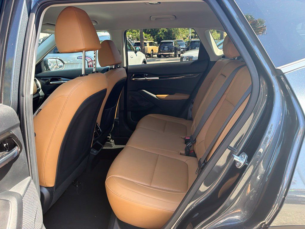 Certified 2024 Kia Seltos EX FWD image 5