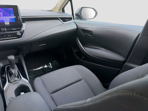 Used 2024 Toyota Corolla LE w/ LE Convenience Package image 21