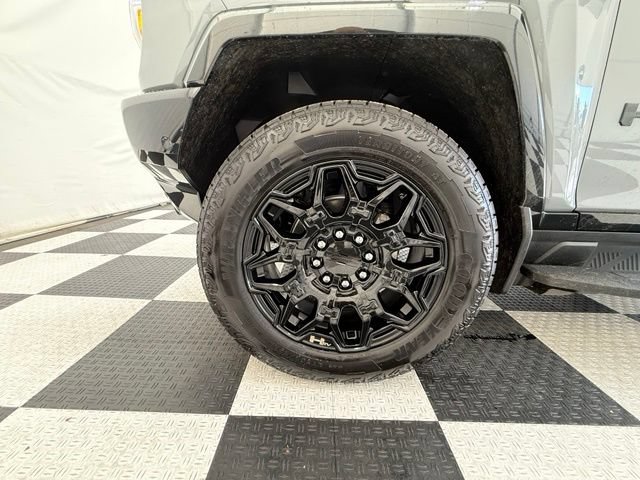 Used 2026 GMC Hummer EV SUV w/ LPO, Dark Essentials Package AWD/4WD image 11