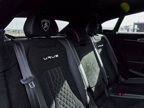 Used 2024 Lamborghini Urus Performante image 48