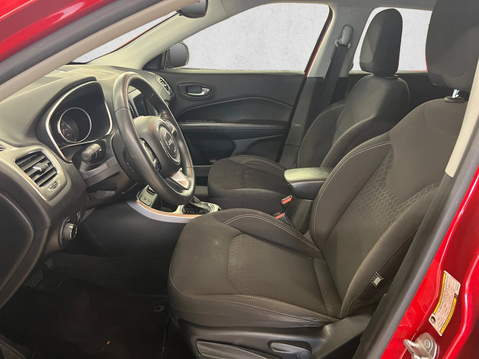 Used 2018 Jeep Compass Sport w/ Tech Group FWD image 11