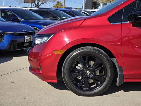 Used 2023 Honda Odyssey Sport image 14