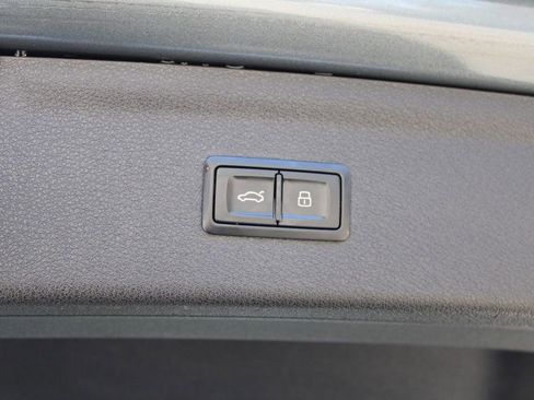 Used 2016 Audi Q3 2.0T Prestige w/ Prestige Package image 16