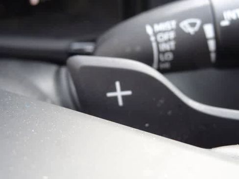 Used 2025 Toyota Camry SE image 19