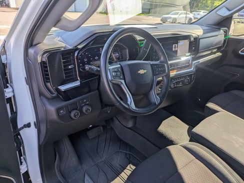 Used 2024 Chevrolet Silverado 1500 LT RWD image 9