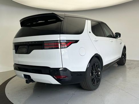 Used 2025 Land Rover Discovery Dynamic SE image 3