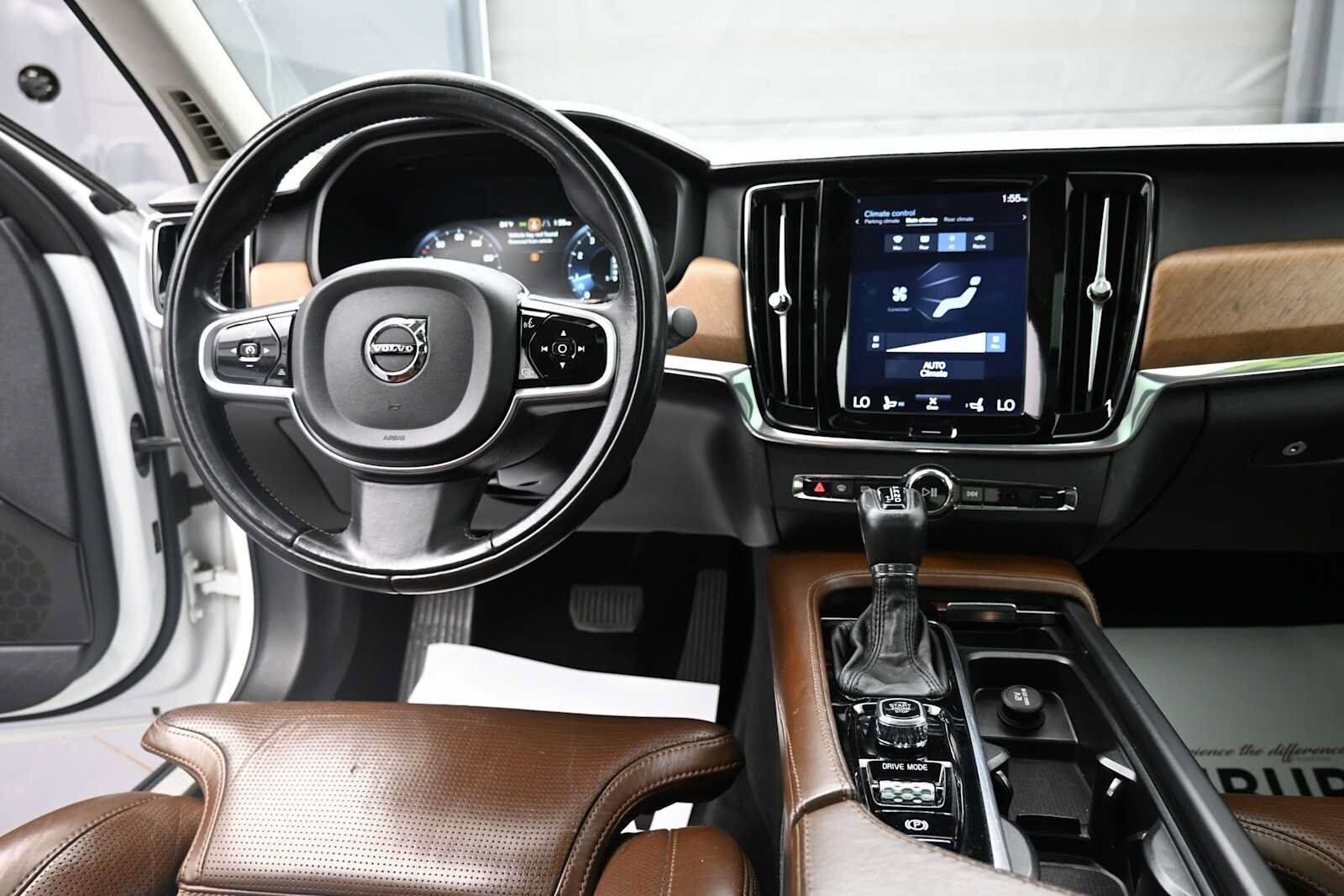 Used 2018 Volvo S90 T6 Inscription w/ Convenience Package AWD/4WD image 14