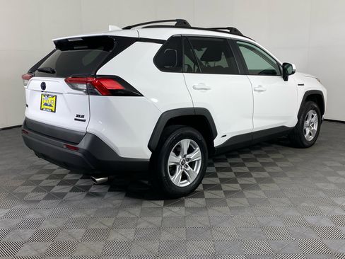 Used 2021 Toyota RAV4 XLE w/ Convenience Package image 20