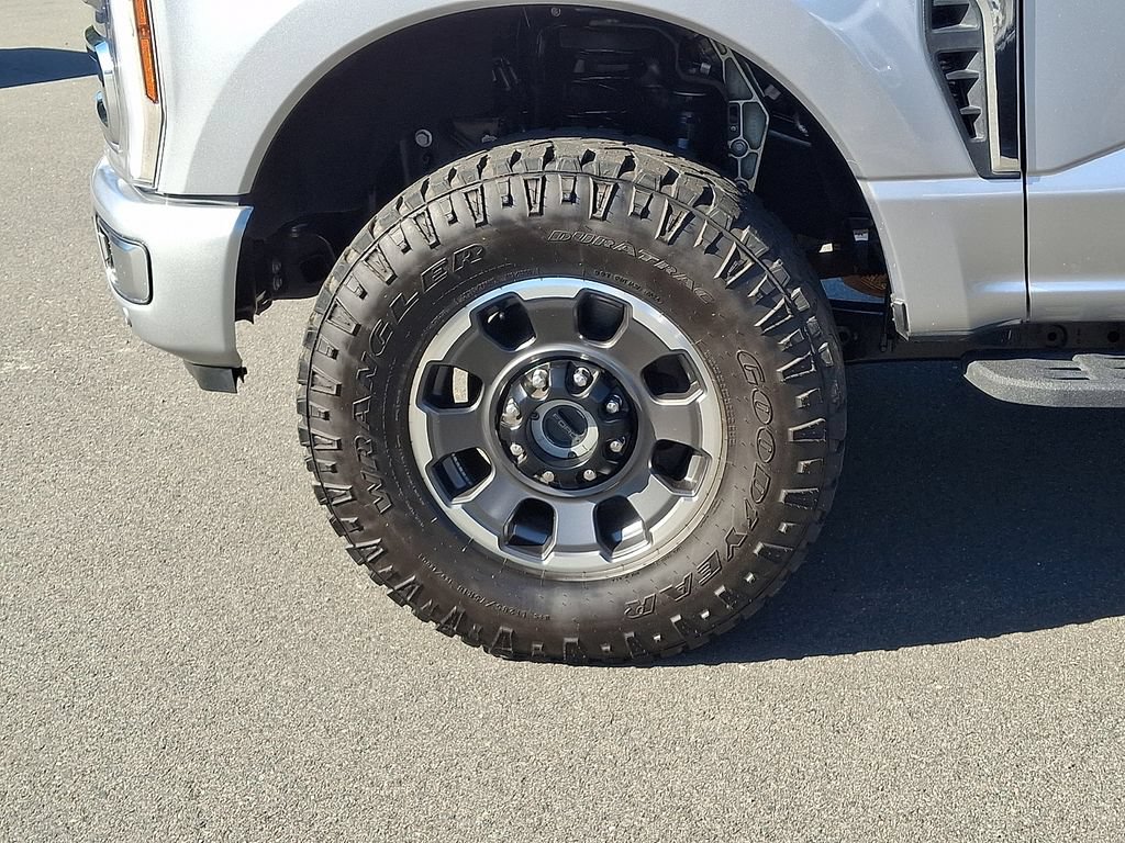 Used 2024 Ford F250 Platinum w/ Tremor Off-Road Package AWD/4WD image 8