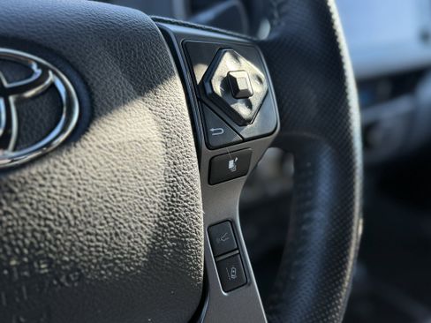 Used 2022 Toyota Tacoma TRD Sport image 18