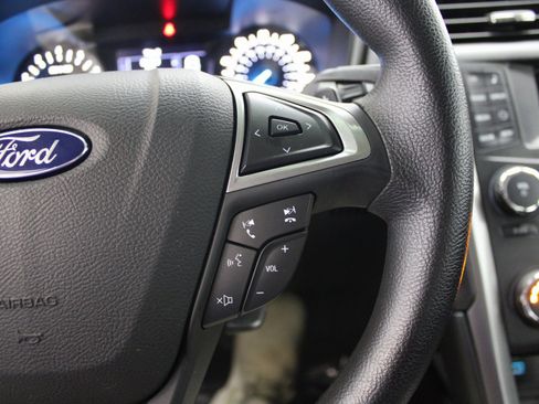 Used 2017 Ford Fusion SE image 33