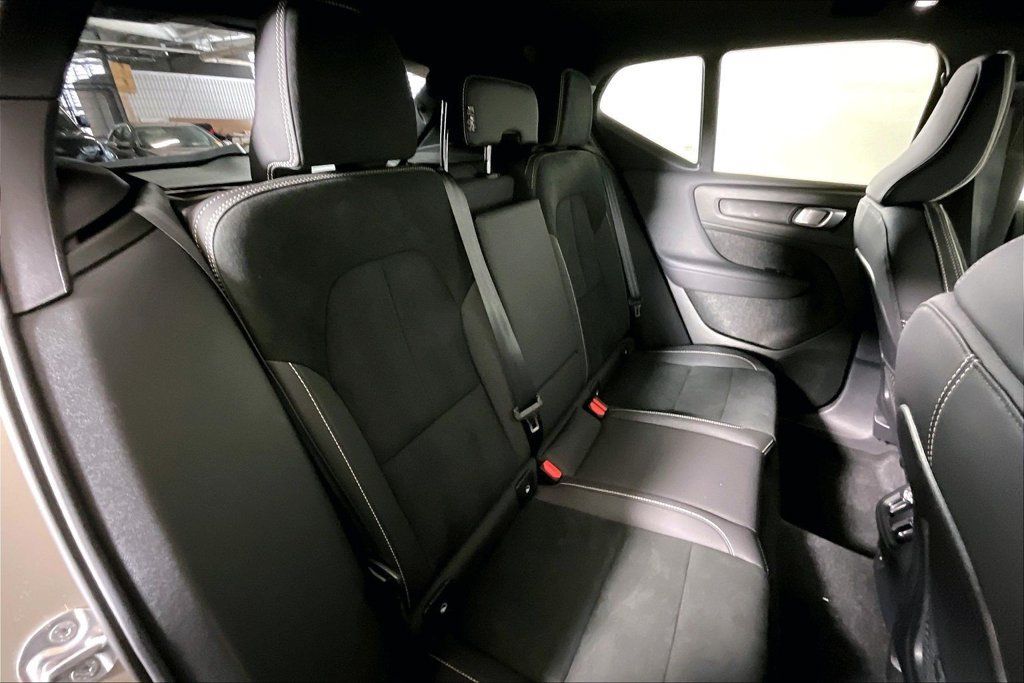 Used 2024 Volvo XC40 Recharge Ultimate w/ Protection Package Premier AWD/4WD image 26