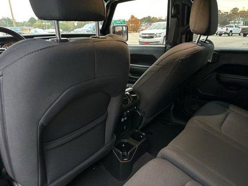 Certified 2022 Jeep Wrangler Unlimited Sport w/ Sun And Sound Package image 33