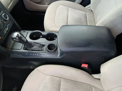 Used 2018 Ford Explorer FWD image 8