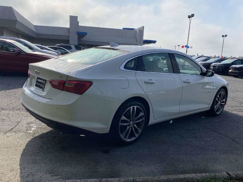 Used 2025 Chevrolet Malibu LT FWD image 5