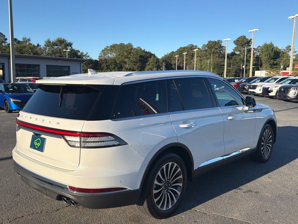 Used 2023 Lincoln Aviator Reserve w/ Equipment Group 201A RWD image 5