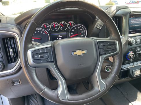 Used 2022 Chevrolet Silverado 1500 LT w/ Z71 Off-Road Package AWD/4WD image 17