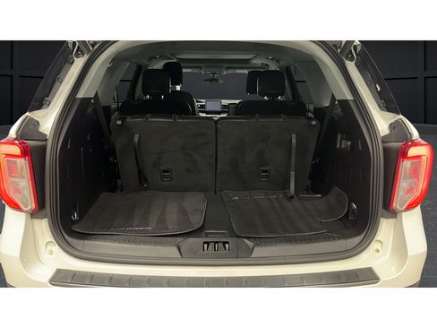 Used 2023 Ford Explorer XLT w/ Equipment Group 202A AWD/4WD image 28