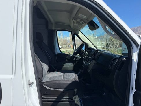 Used 2024 RAM ProMaster 2500 w/ Convenience Group image 18