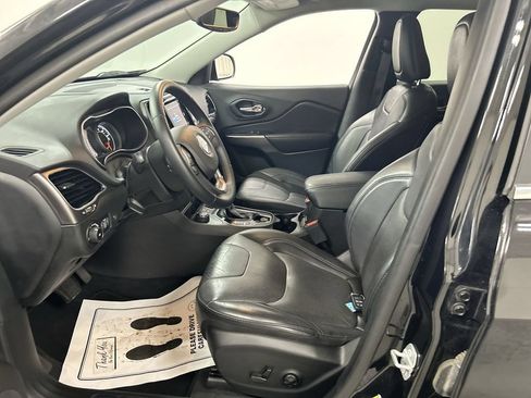 Used 2019 Jeep Cherokee Limited AWD/4WD image 9