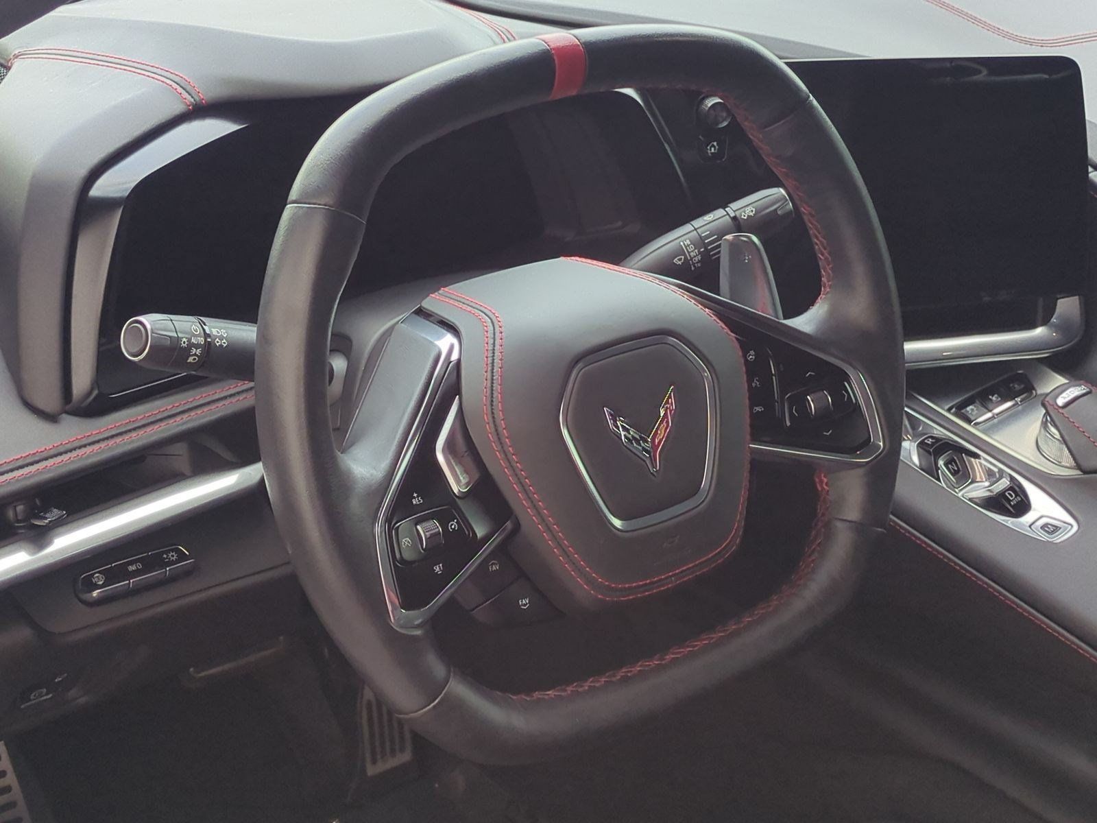 Used 2021 Chevrolet Corvette Stingray Premium Cpe w/ Z51 Performance Package RWD image 18
