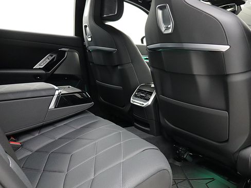 Used 2023 BMW i7 xDrive60 image 35