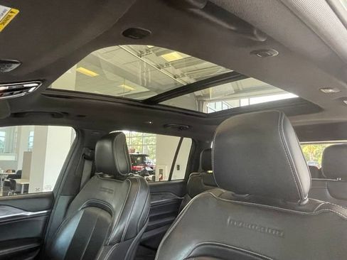 Certified 2022 Jeep Grand Cherokee L Overland AWD/4WD image 39