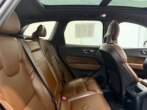 Used 2018 Volvo XC60 T8 Inscription w/ Luxury Seat Package image 8
