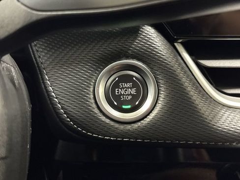 Certified 2025 Chevrolet Equinox LT FWD image 16