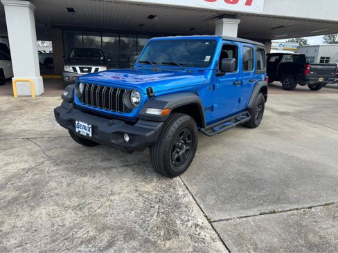 Used 2025 Jeep Wrangler Sport image 8