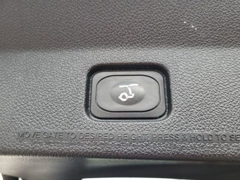 Used 2018 Ford Explorer Limited image 6