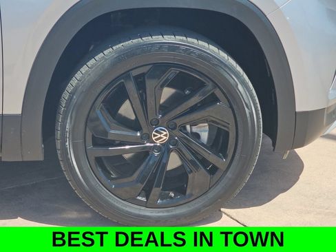 Used 2023 Volkswagen Atlas SE FWD image 40