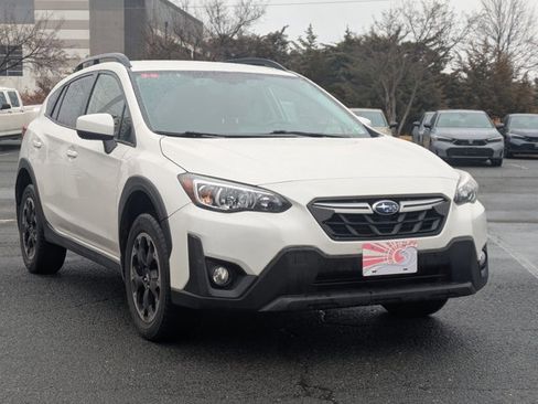 Used 2021 Subaru Crosstrek 2.0i Premium image 3
