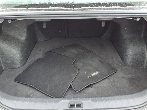 Used 2024 Nissan Altima 2.5 SV image 8