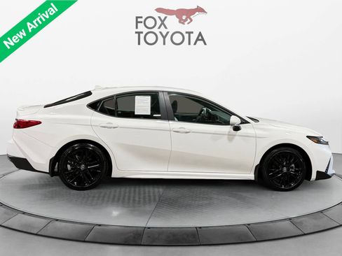 Used 2025 Toyota Camry SE FWD image 7