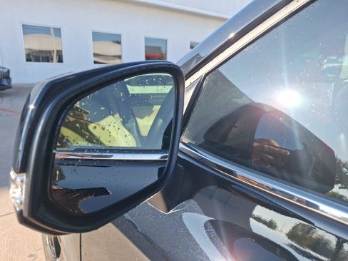 Used 2024 Toyota Highlander LE image 14