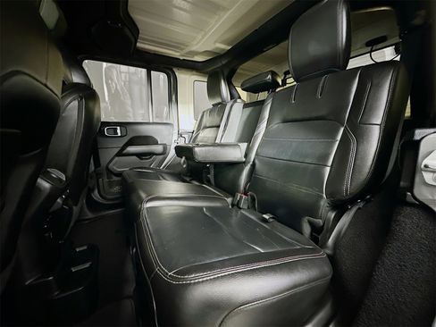 Used 2021 Jeep Wrangler Unlimited Sahara image 24