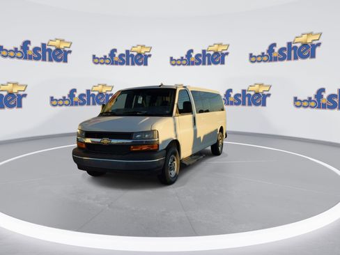 New 2024 Chevrolet Express 3500 Extended RWD image 5