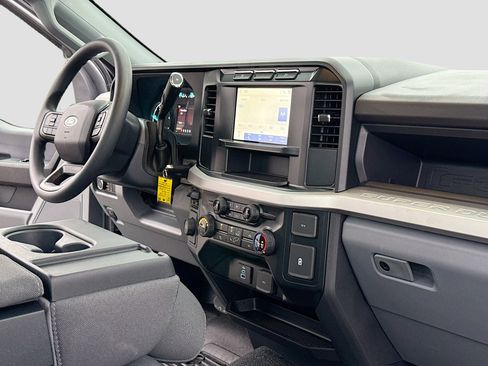 Certified 2024 Ford F350 XL w/ XL Chrome Package image 4