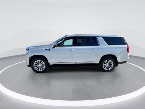 Used 2023 GMC Yukon XL SLT AWD/4WD image 5
