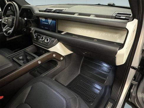 Used 2023 Land Rover Defender 110 X-Dynamic SE image 15